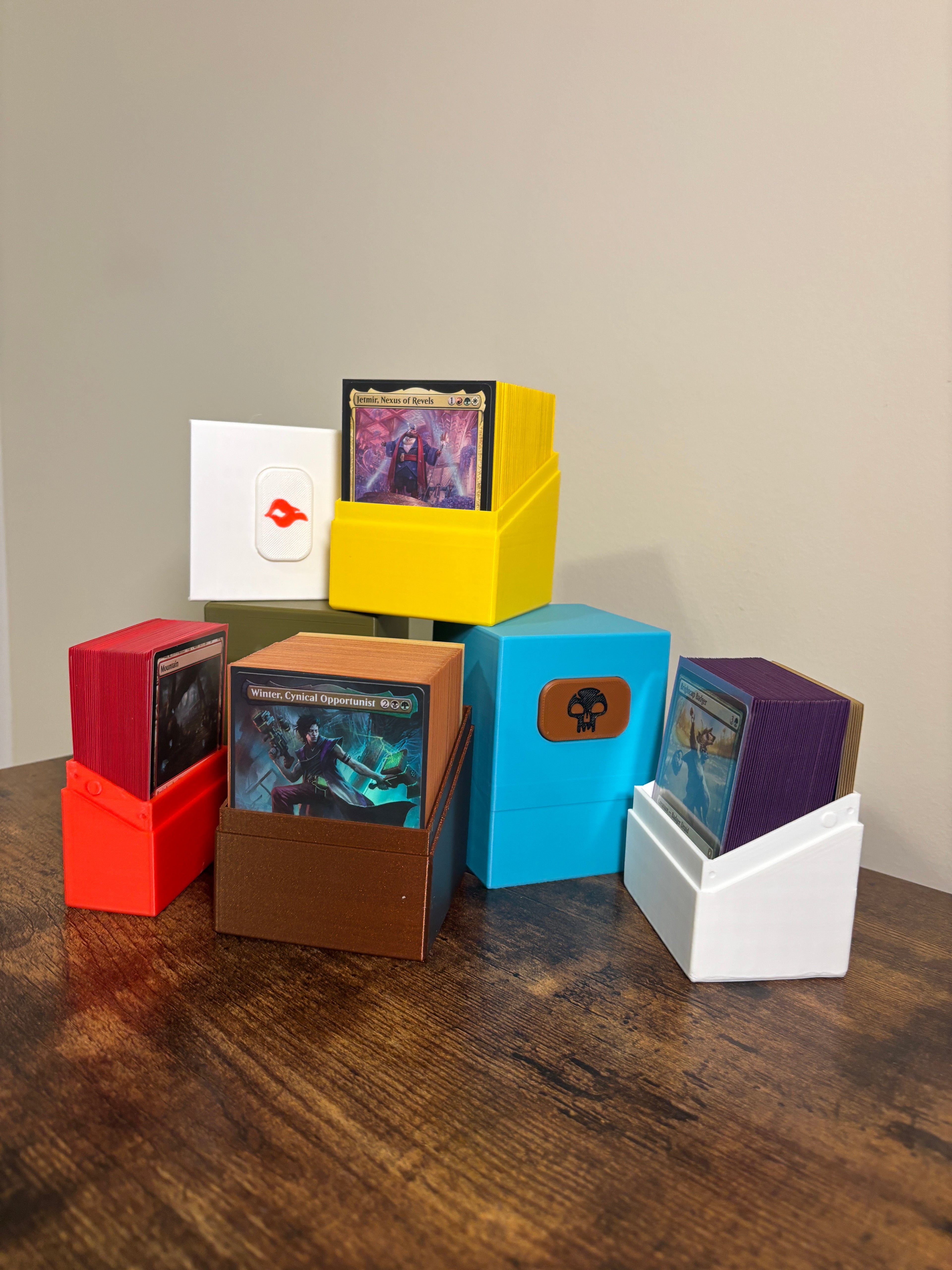 TCG Deck Box with Magnetic Badge